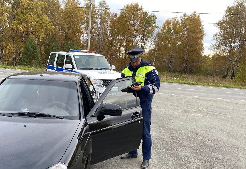 В рамках профилактического мероприятия «Правопорядок» госавтоинспекторы проверили десятки транспортных средств и выявили нарушения