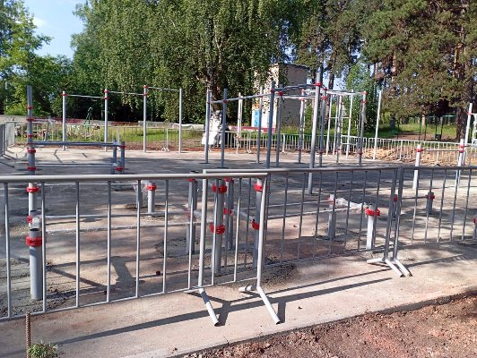 В Чебаркуле на лыжной базе в самом разгаре работы по установке спортплощадки ВФСК ГТО