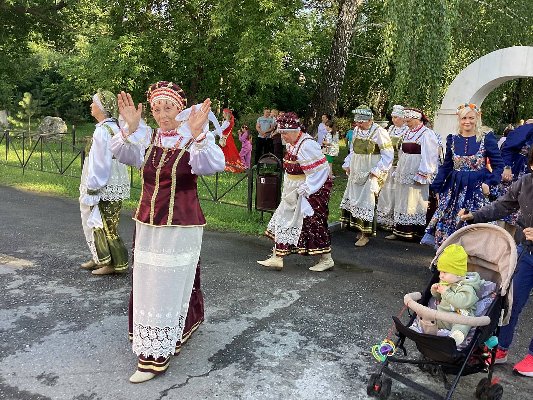 В Чебаркуле прошел уникальный праздник — День семьи, любви и верности