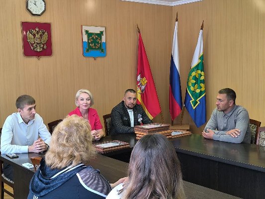 Школы и детские сады Чебаркуля отмечены за помощь военнослужащим